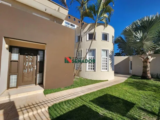Sobrado à venda em Londrina, Parque Residencial Alcântara, com 3 suítes, com 374 m²