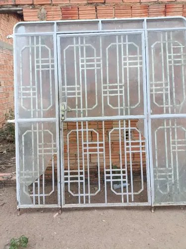 Vende se porta..