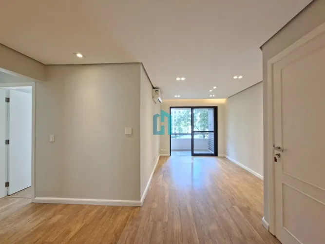 Apartamento moderno para aluguel em Moema
