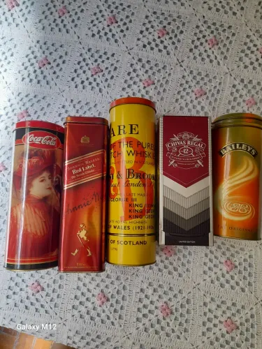 Latas decorativas