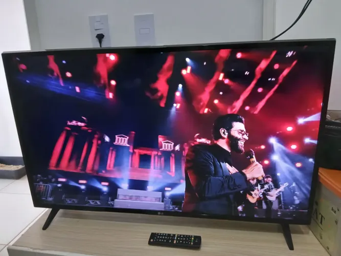 TV Smart LG 43 Impecável
