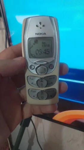 NOKIA 2300 COM CARREGADOR ORIGINAL