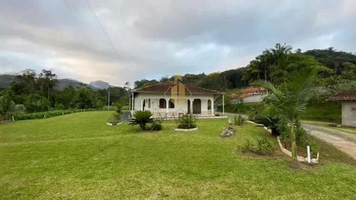 Sitio com ampla casa na cidade de Luiz Alves