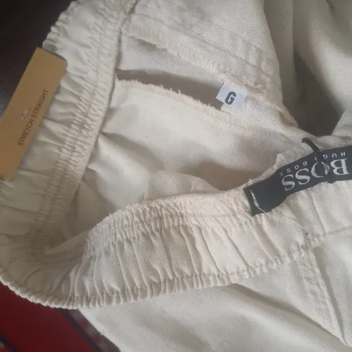 Bermuda Hugo Boss com etiquetas