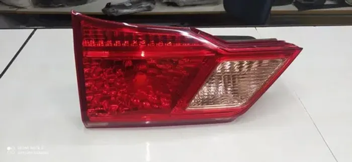 Lanterna Tampa Traseira Esquerda Honda City 2015 16 17 - Esquerdo - Vermelho