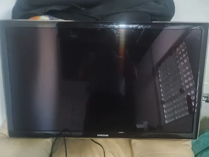 Tv Samsung retirada de peças ou conserto
