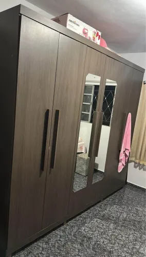 Guarda Roupa em MDF Semi Novo em ótima conservação