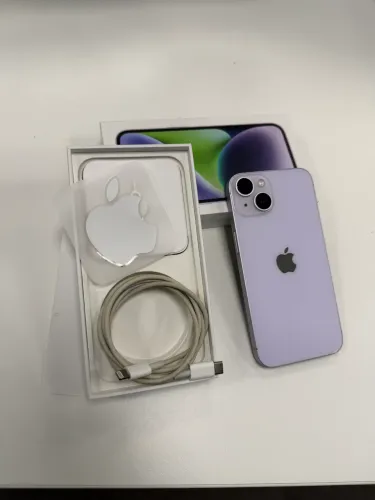 iPhone 14 com 128 GB de armazenamento em cor Purple (Roxo).