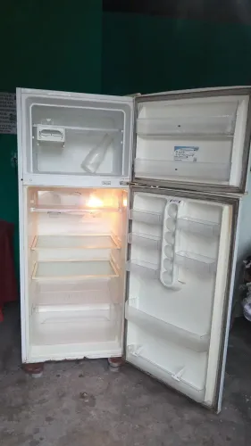 Geladeira gelo seco gelando bem