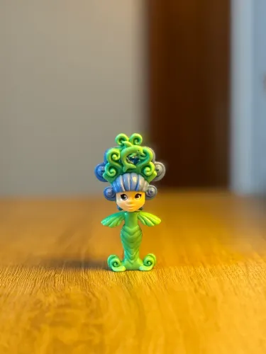 miniatura kinder ovo sereia fadas do lago