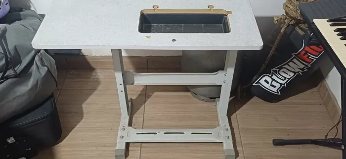 Mesa para máquina costura