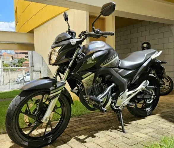 HONDA CB TWISTER ABS