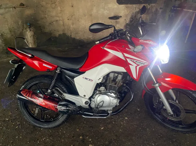 Titan 150, 2015. Apenas venda