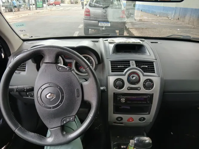Renault Megane Sedan Dynamique 2.0 16V Aut. 2009