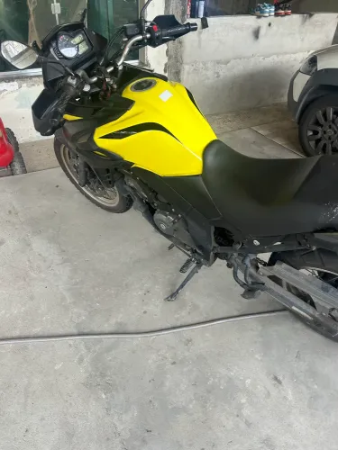 Moto muito nova e conservada!