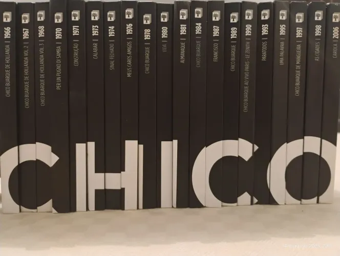 20 CDs-livretos usados Chico Buarque