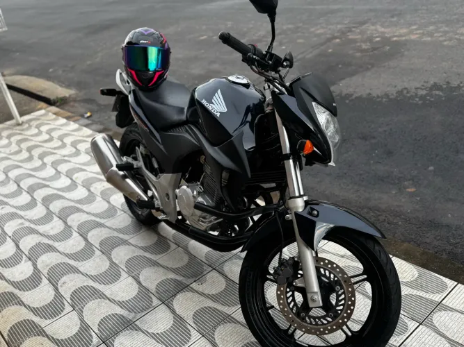 CB 300 - Muito Conservada 