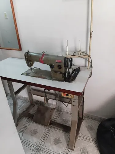 Maquina de costura Reta Industrial