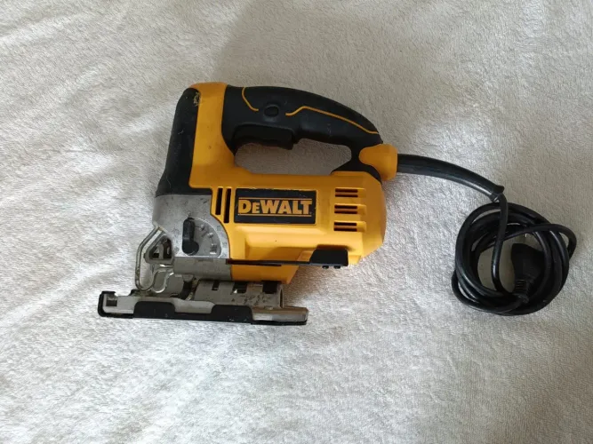 Serra tico-tico DeWalt