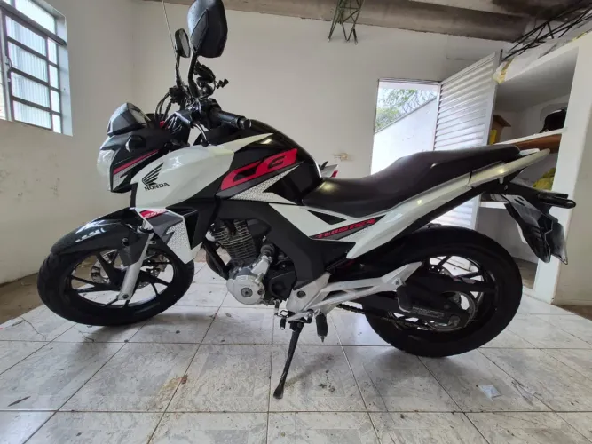 Vende se CB 250 flexona impecável