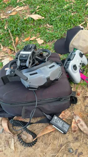 DJI avata 1 com 3 baterias , óculos e controle pro