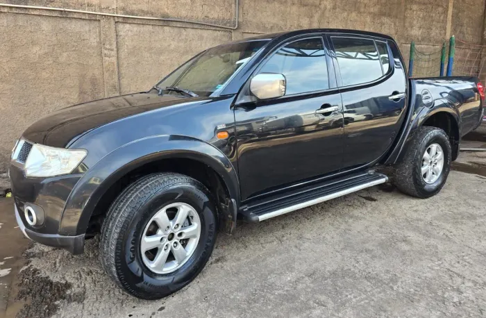 Mitsubishi L200 Triton HPE 3.2 CD TB Int.diesel AUT 2013