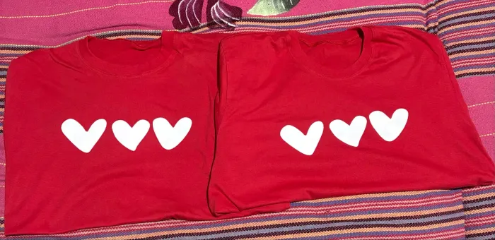 Kit camisa de casal,usada apenas uma vez. Tamanho M e G