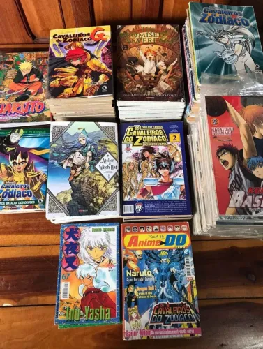 Revistas em quadrinhos,mangás e hqs diversos.