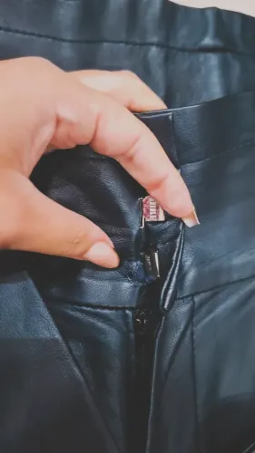 Calça de couro