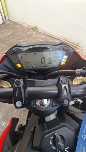 Suzuki GSX S750
