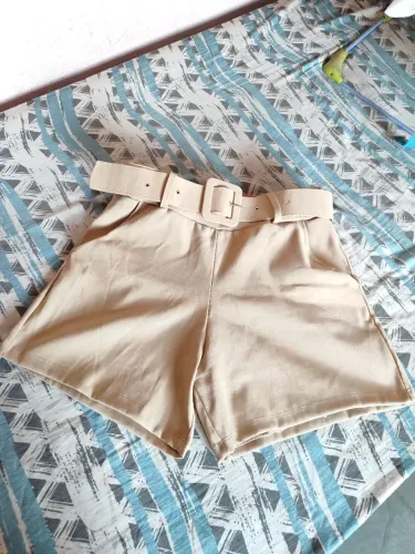 Short alfaiataria com cinto