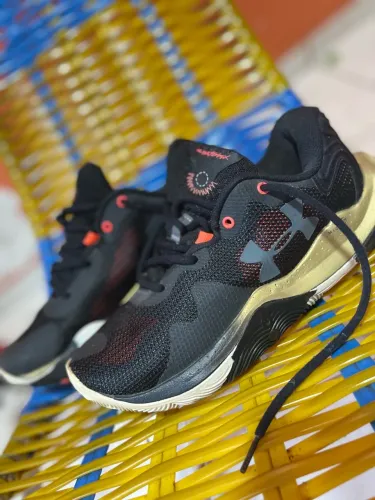 Tênis Esportivo Under Armour