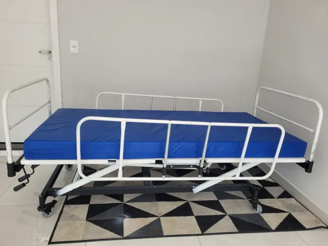 Cama hospitalar 3 manivelas