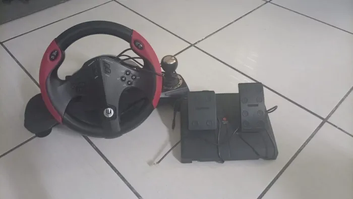 Volante de vídeo game e pc