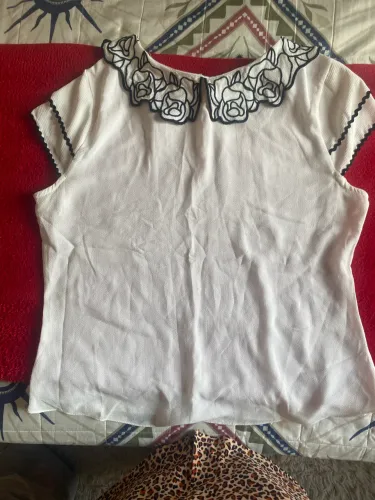 Blusas diversas usadas