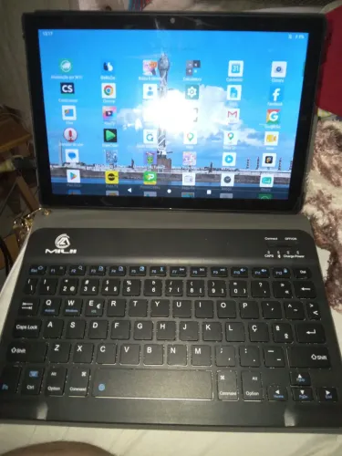 Tablet com teclado.