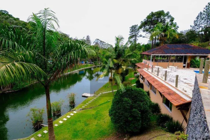 Belissímo Sitio com 3 LAGOS com Peixes e GRUTA em Biritba-Mirim