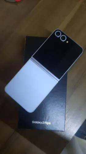 Samsung Galaxy Z-Flip 6