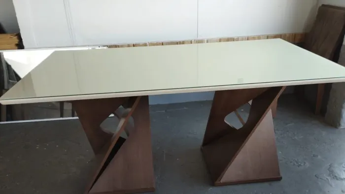 Mesa de jantar com 6 cadeiras
