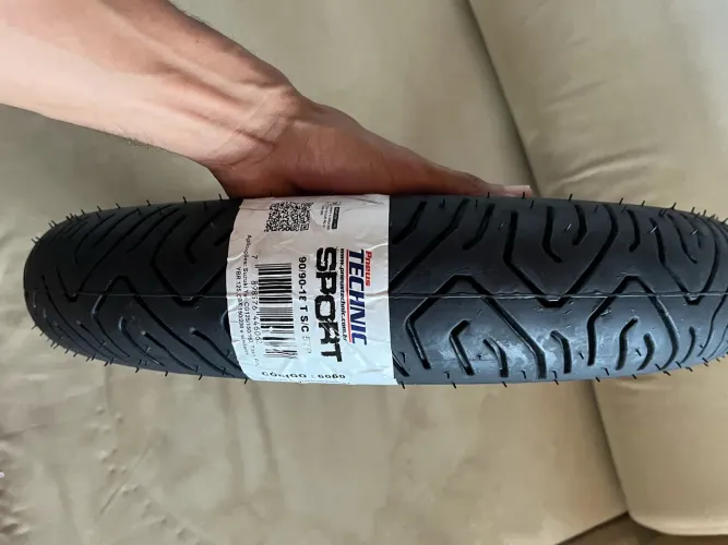 Pneu de moto 90/90-18 technic (Novo) sem câmara, pode usar com câmara tbm