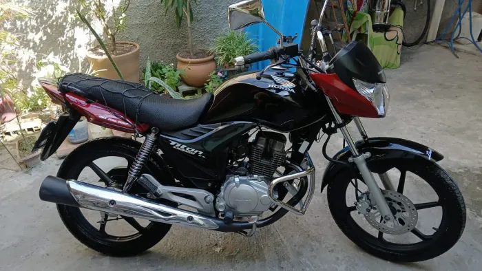 Titan 150