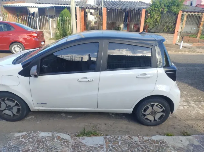 JAC E-JS1 62cv 5P Aut. (elétrico) 2025