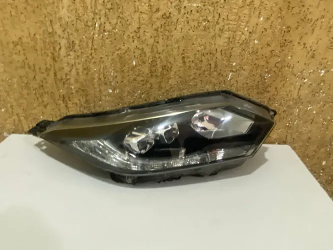 Farol direito Hrv / HR-V Touring / com Led 2015/2016/2017/2018