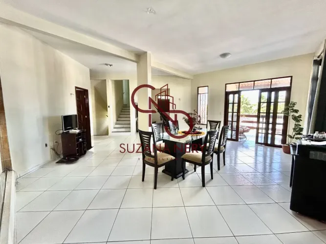 Casa triplex no Centro de Nísia Floresta com 600m² de área construída e 2.500M² de terreno