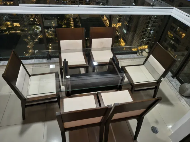 Conjunto Mesa jantar vidro e cadeiras madeira luxo