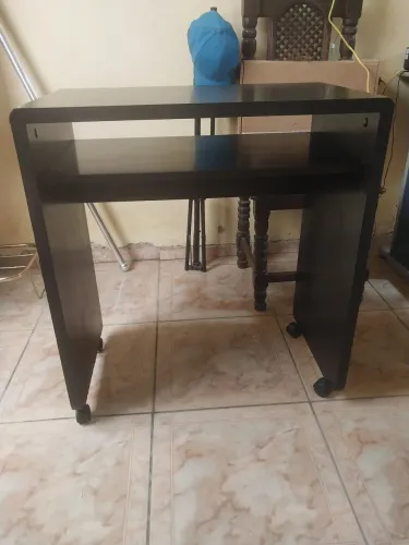 Escrivaninha Smile compacta e funcional