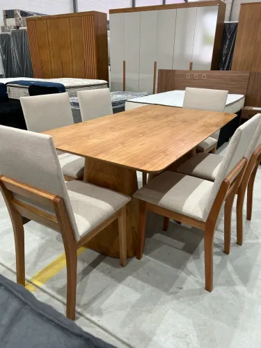 Mesa Laminada com 6 Cadeiras de Madeira NOVO