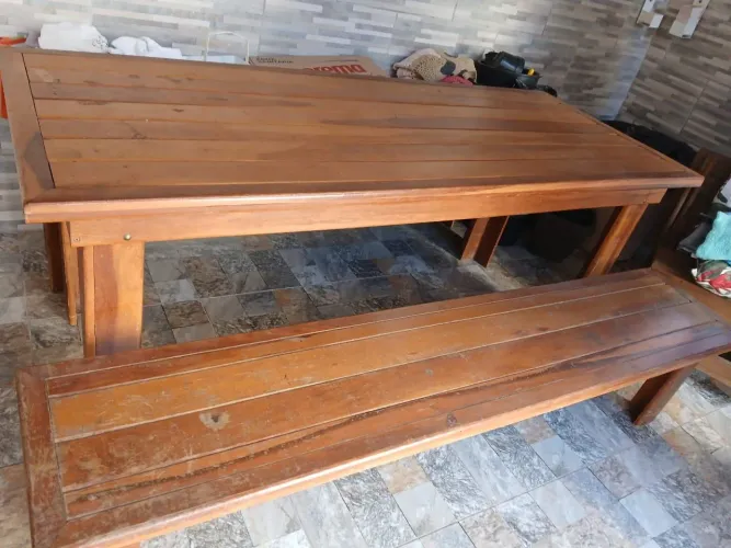 Vendo mesa madeira maciça