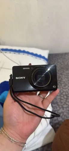 Câmera Sony Cyber-shot W690