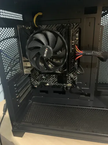 PC Gamer Ryzen 5 3400G | 16GB RAM | SSD 480GB | Excelente Estado